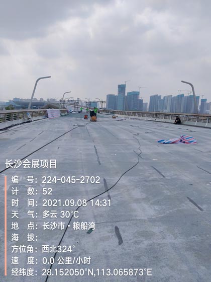 长沙会展中轴桥彩色铺装